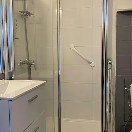 T1 Avec Terrasse, Parking & Climatisation A - Fr-1-553-283 Apartman *