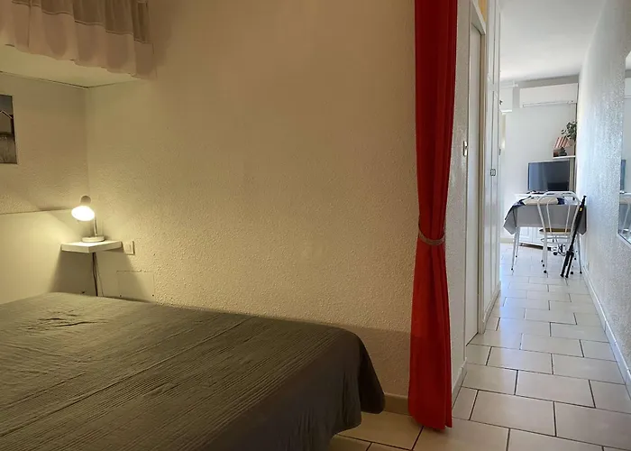 T1 Avec Terrasse, Parking & Climatisation A - Fr-1-553-283 *