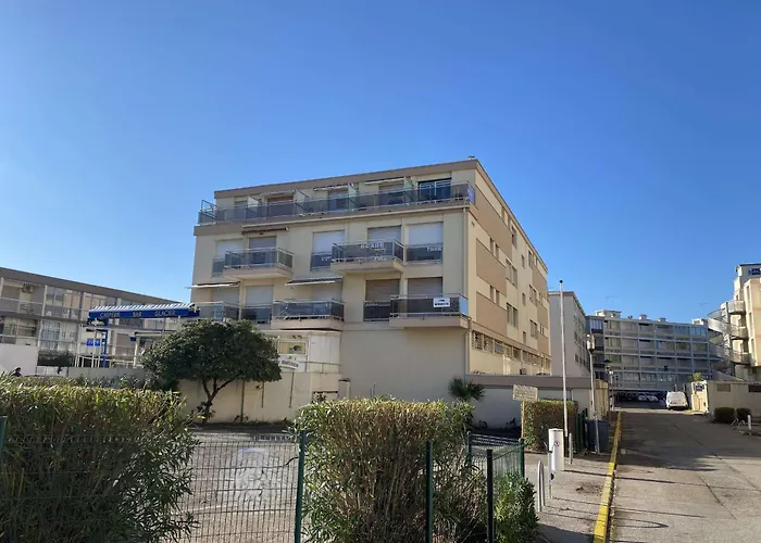 Apartman T1 Avec Terrasse, Parking & Climatisation A - Fr-1-553-283